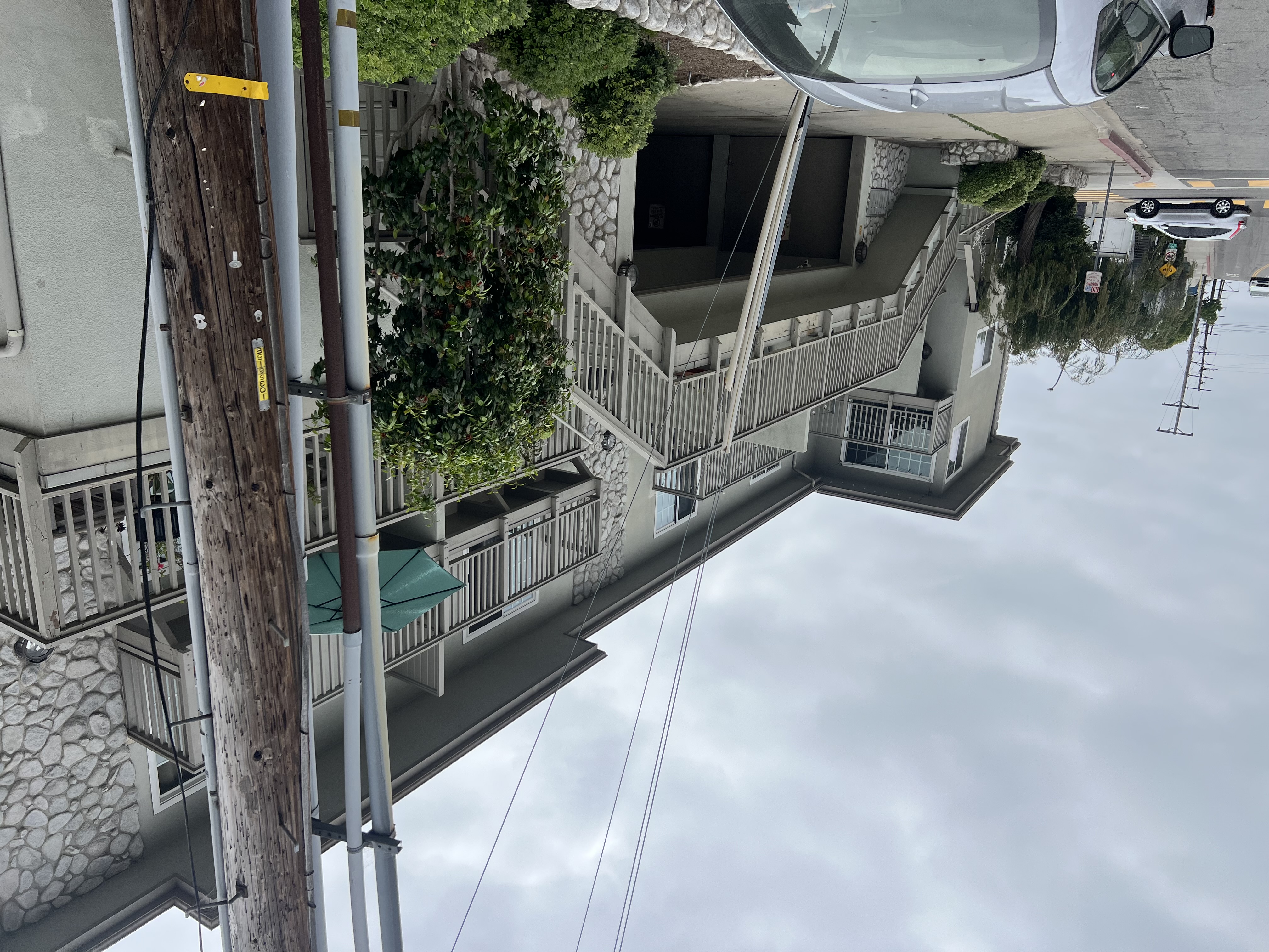 1467 Manhattan Beach Blvd exterior