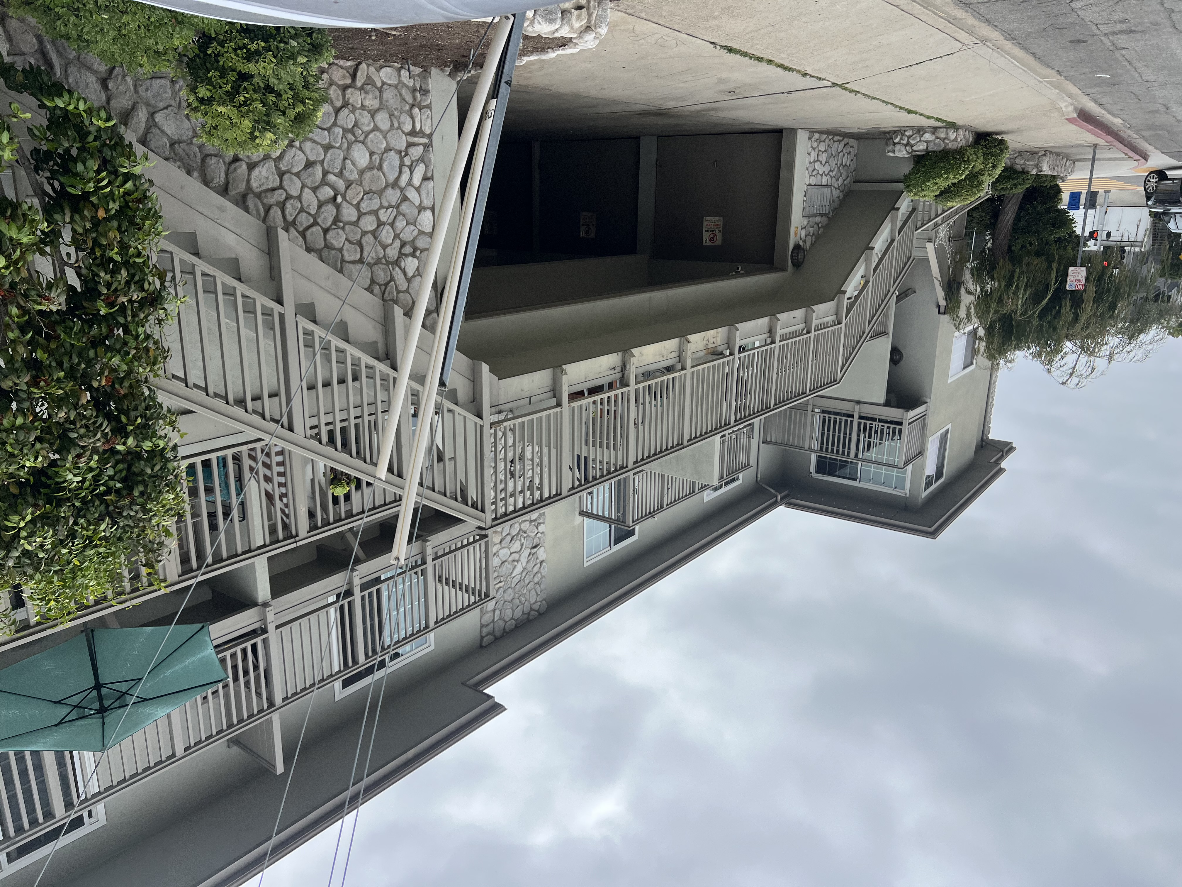 1467 Manhattan Beach Blvd building facade